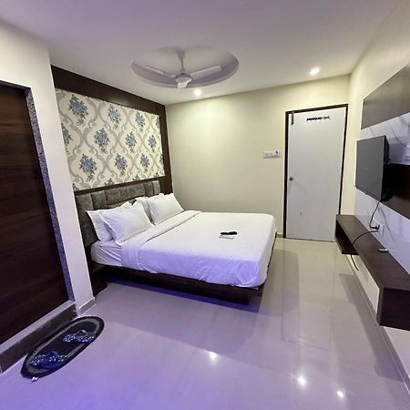 Hotel Golden View Vadodara Bagian luar foto