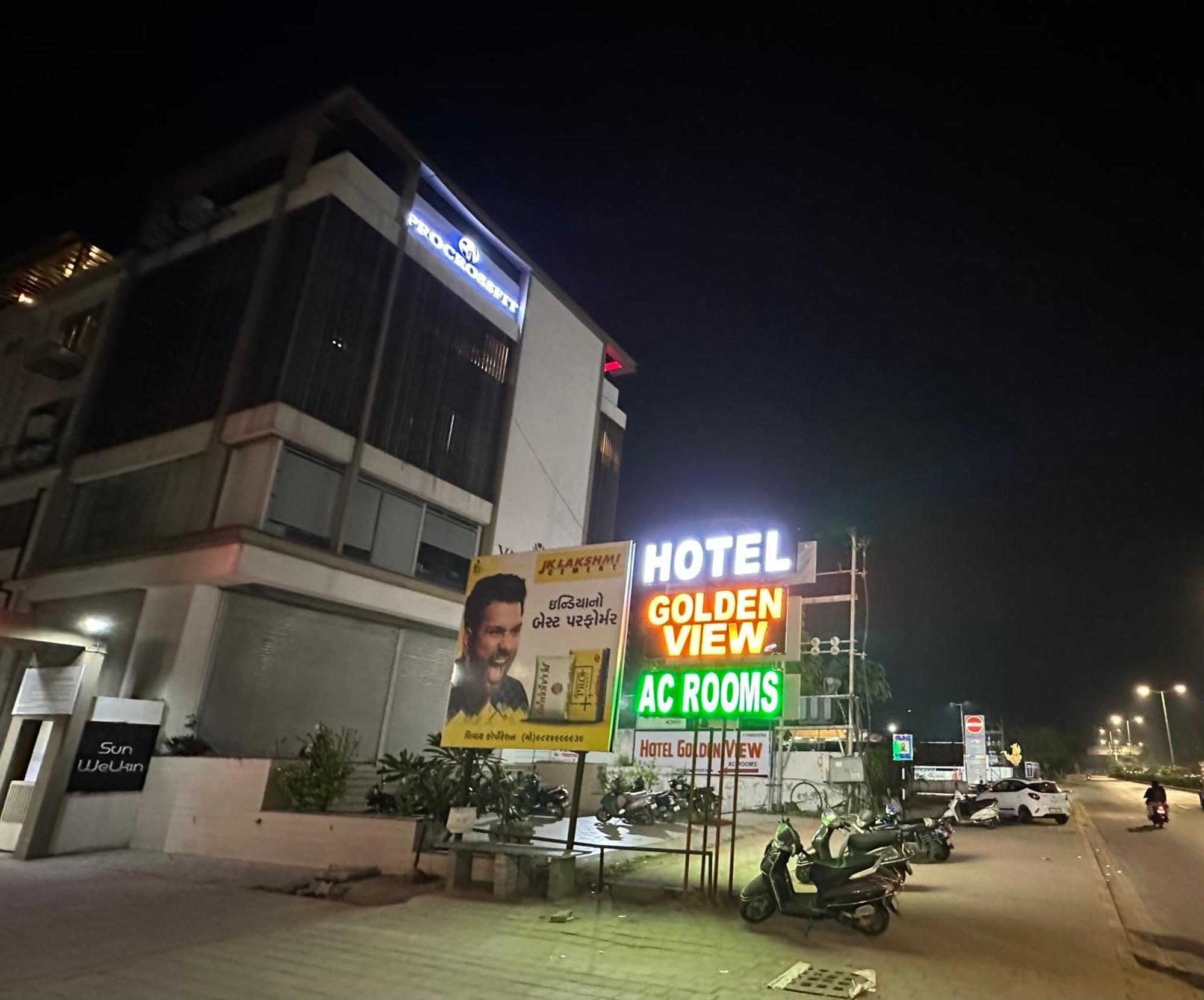 Hotel Golden View Vadodara Bagian luar foto