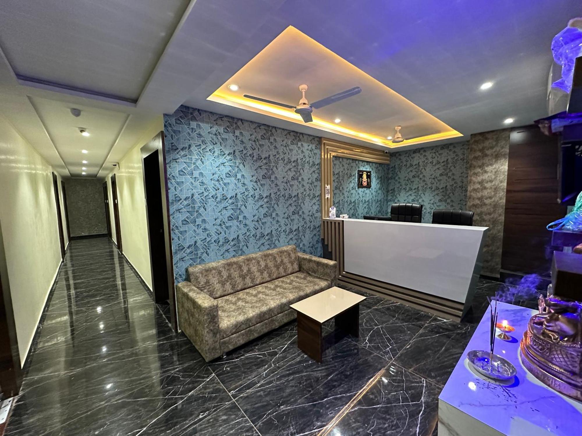 Hotel Golden View Vadodara Bagian luar foto