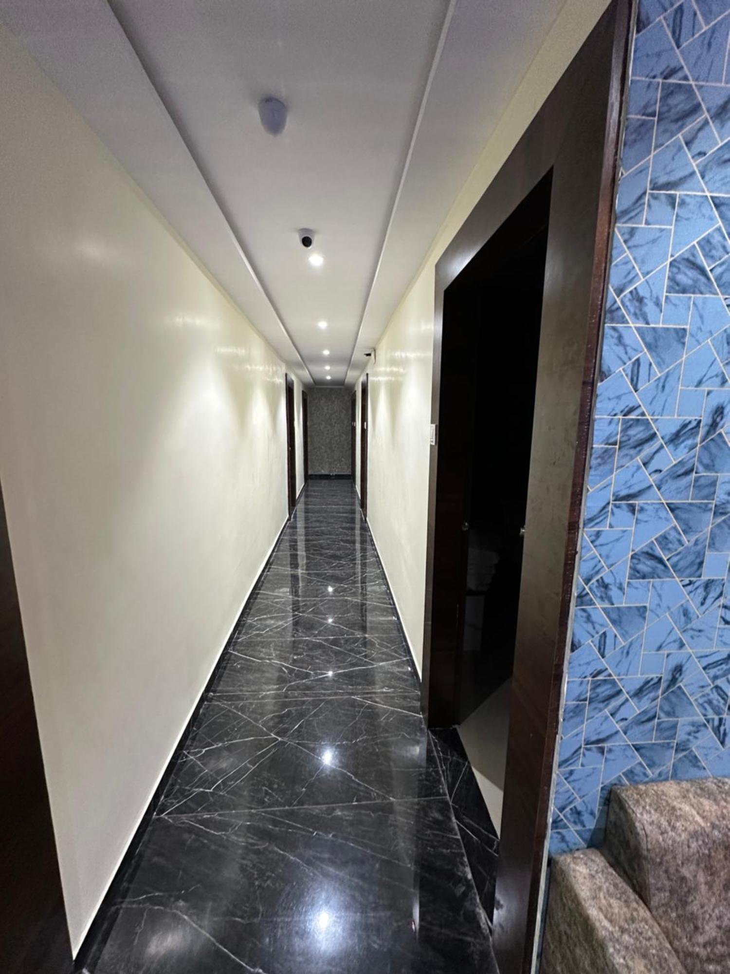 Hotel Golden View Vadodara Bagian luar foto