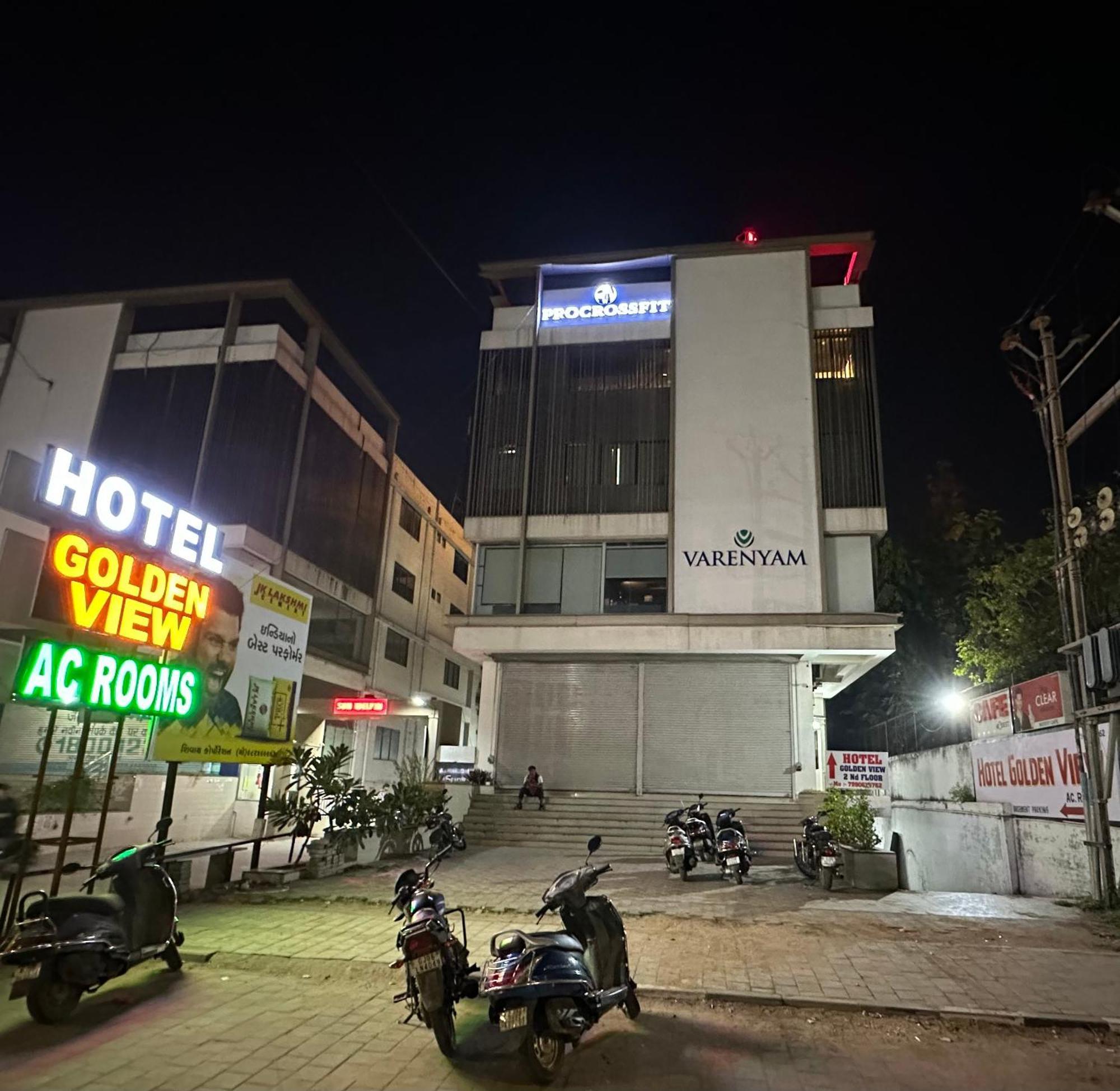 Hotel Golden View Vadodara Bagian luar foto